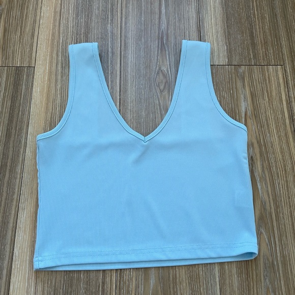 Women’s SHEIN Blue Crop Top - Picture 2 of 6